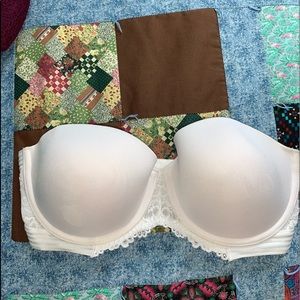 White strapless bra